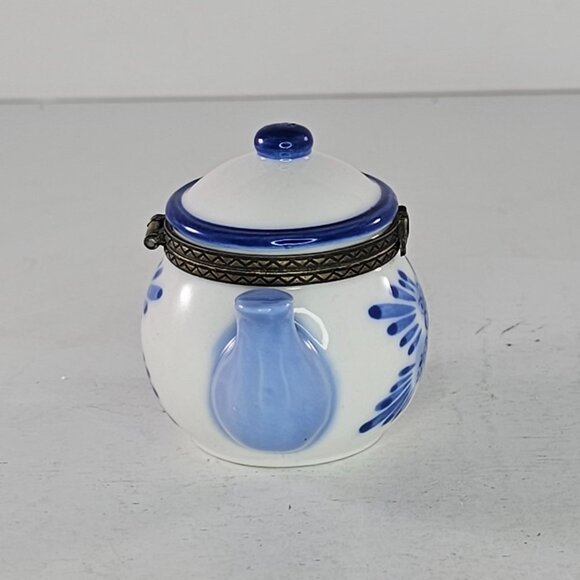 Vintage Miniature Blue White Ceramic Hinged Teapot Trinket Box - Picture 2 of 8